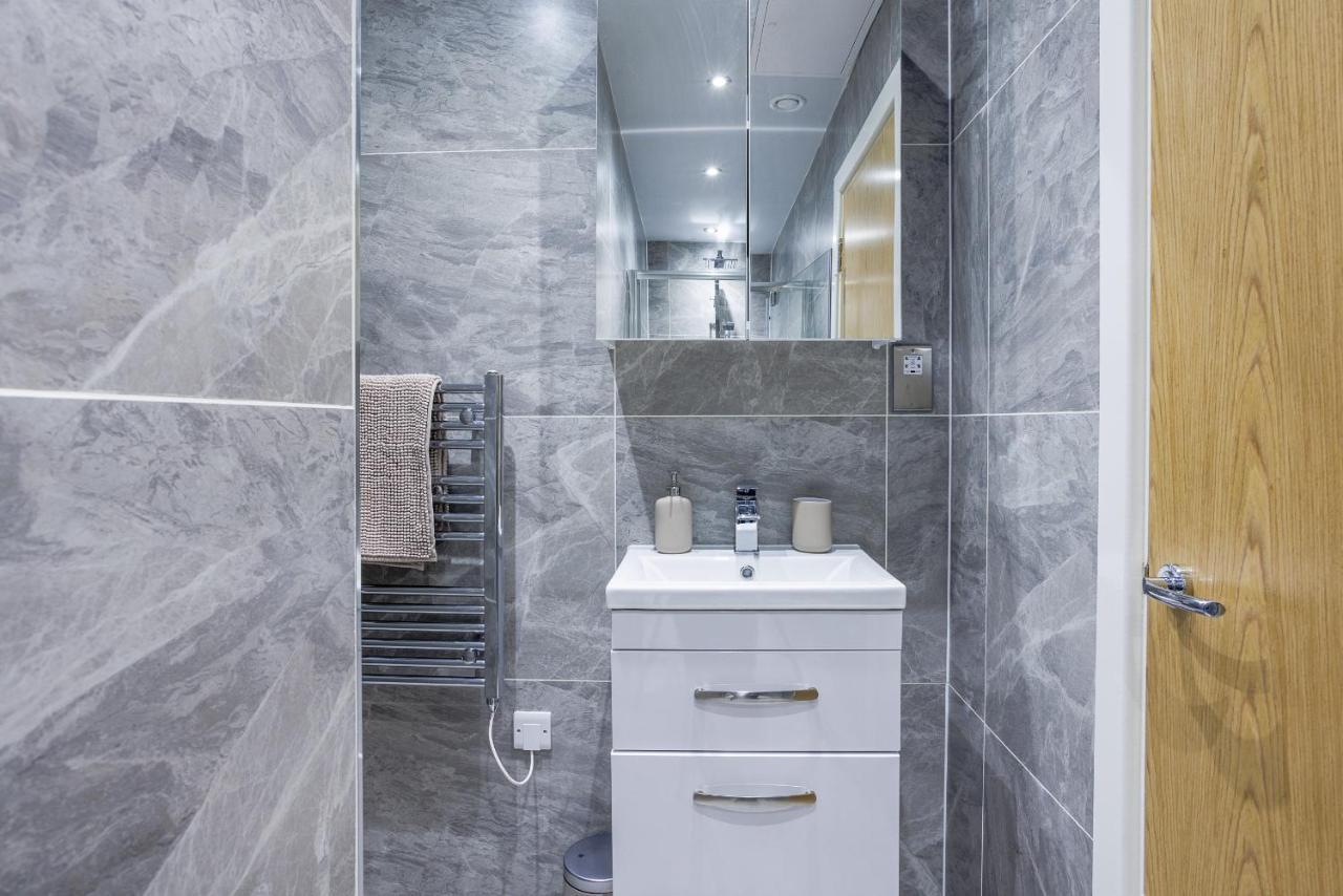 Luxury Apartment 5 Min To City Centre*Free Parking 뉴캐슬어폰타인 외부 사진